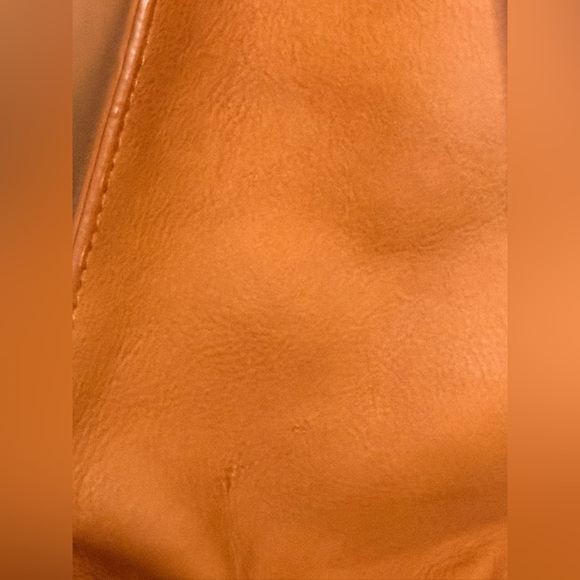 Elegant Tan Faux Leather Tote Bag - Picture 8 of 9